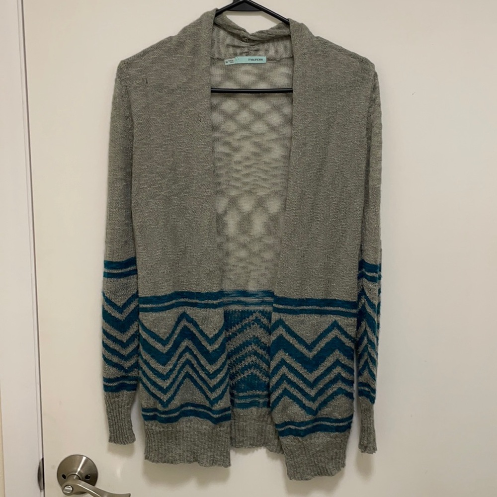 Cardigan sweater